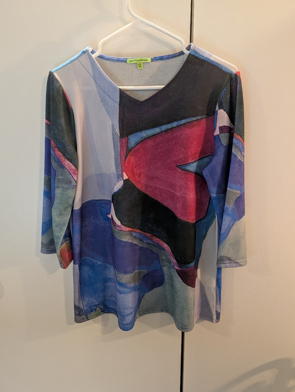 Trisha Tyler Design Abstract V-Neck Long Sleeve Top in Blue and Red Woman's PM